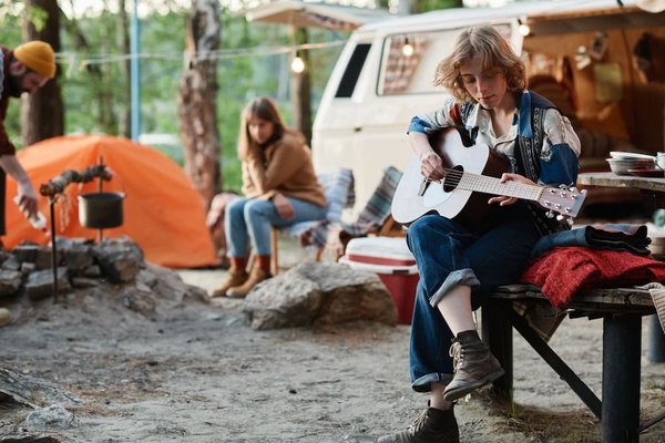 Quels sont les campings du Groupe Tikayan avec les meilleures offres pour les longs séjours ?