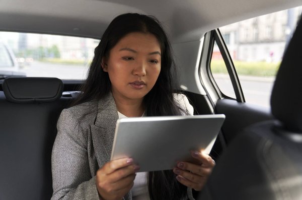 Explorez les trésors cachés de Bordeaux en taxi : Une aventure à chaque tournant !