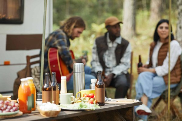 Le camping La Sagne offre-t-il des hébergements de luxe ?